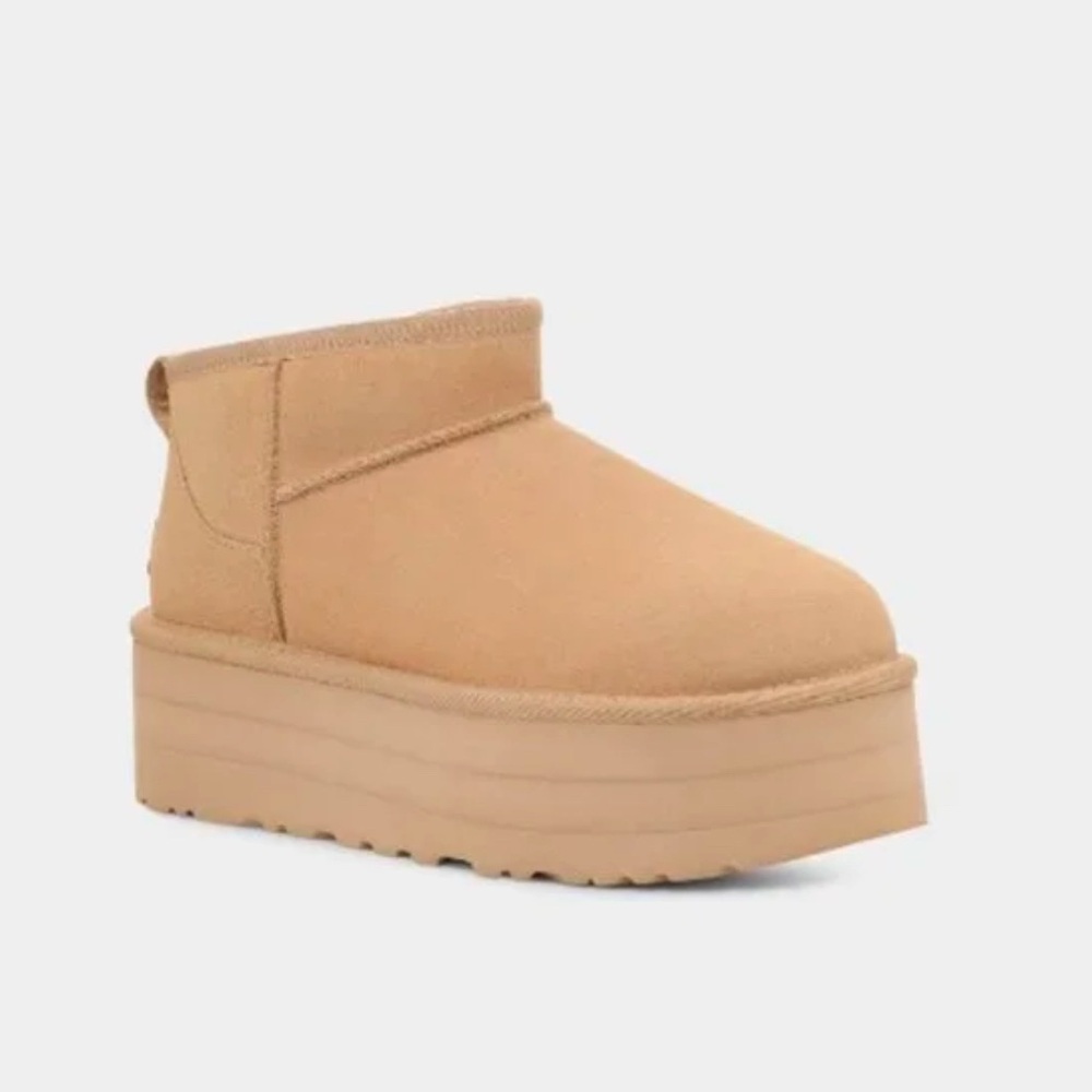 UGG Kids Classic Ultra Mini Platform Size 6 Driftwood/White Pepper